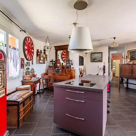 Casa vacanze Chez Les Enfants Du Marais Ferrières