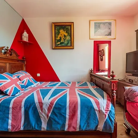 Chez Les Enfants Du Marais